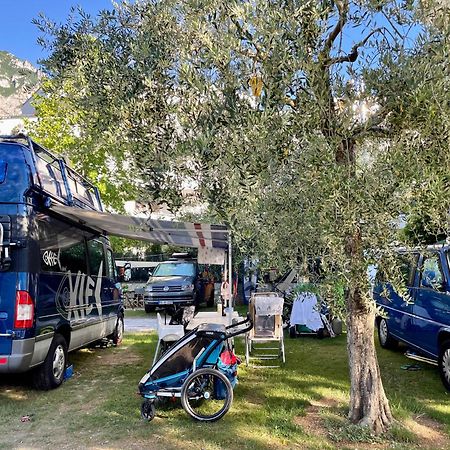 Al Lago Camping & Rooms Riva del Garda Ngoại thất bức ảnh