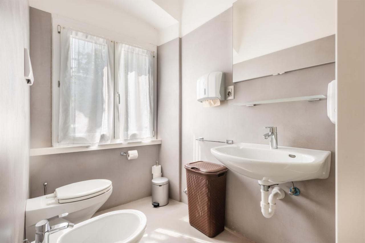 Al Lago Camping & Rooms Riva del Garda Ngoại thất bức ảnh