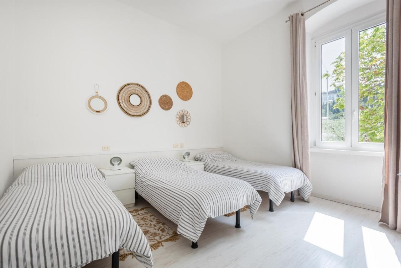 Al Lago Camping & Rooms Riva del Garda Ngoại thất bức ảnh