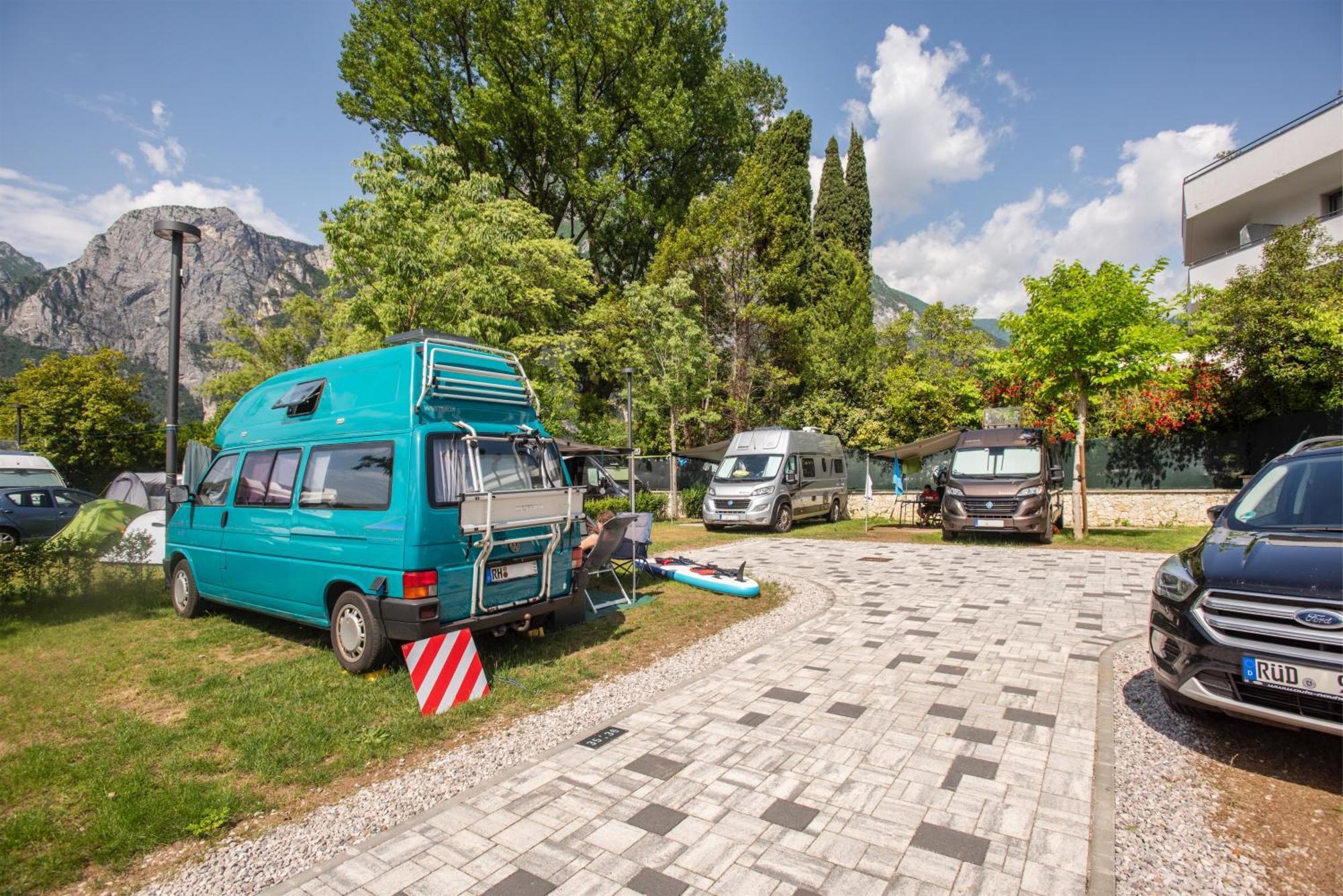 Al Lago Camping & Rooms Riva del Garda Ngoại thất bức ảnh