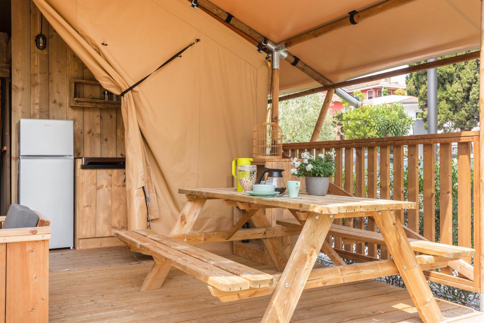 Al Lago Camping & Rooms Riva del Garda Ngoại thất bức ảnh